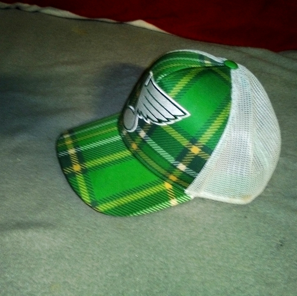 Blues addidas trucker hat